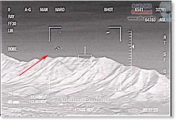 Eddig soha nem látott felvétel: vadászgépek az UFO-k nyomában