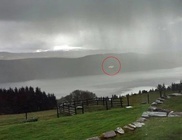 UFO bukkant fel Loch Ness felett