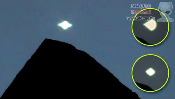 Alakváltó UFO a hegyek fölött