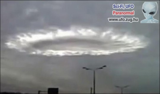 Ufó által okozott felhő hullám